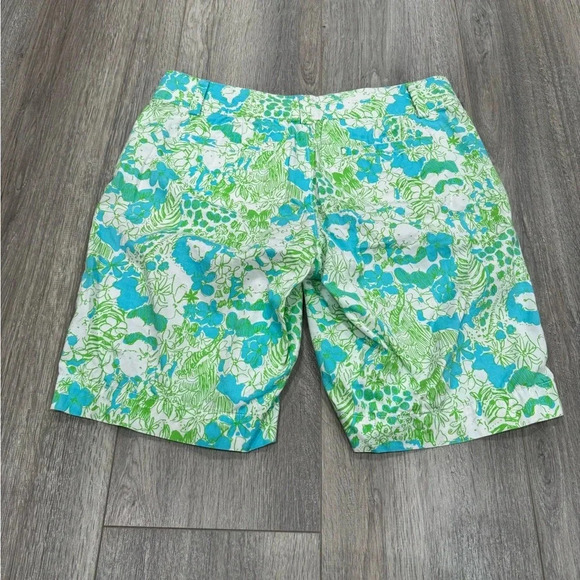 Lilly Pulitzer "It's a Zoo" Callahan
Limeade Shorts - Size 6 - Picture 6 of 6